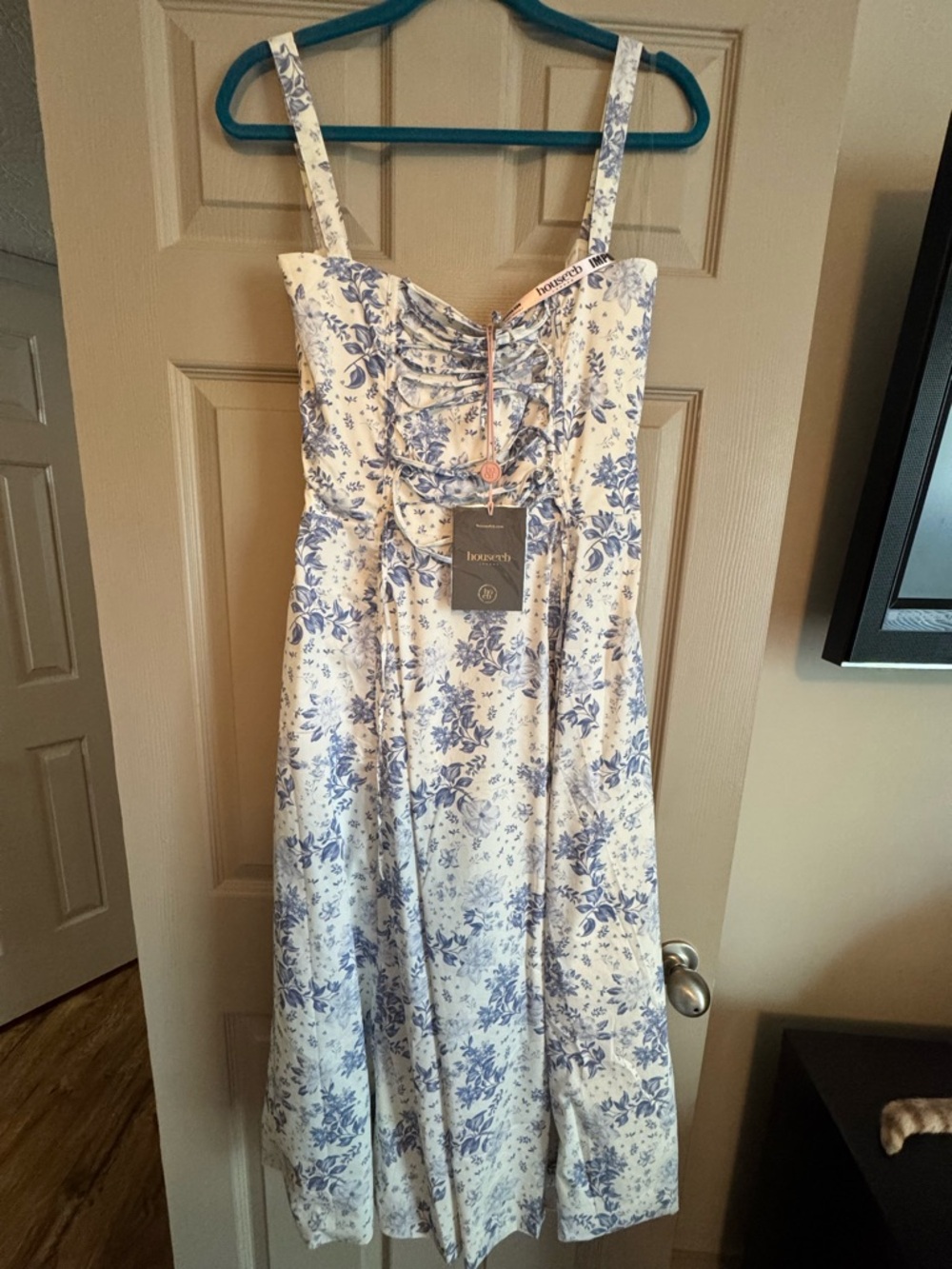 House of CB Carmen Dress with Blue Floral Print - Picture 2 of 3